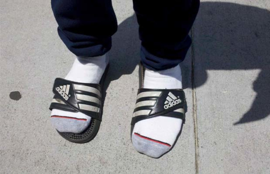 Survey Says People Really Hate the SocksWithSandals Look Complex