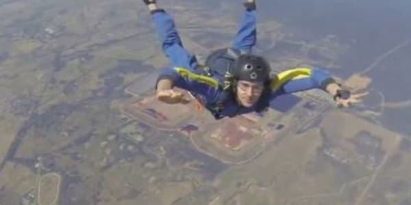 Video Skydiver Has Seizure Mid Jump And Survives Complex