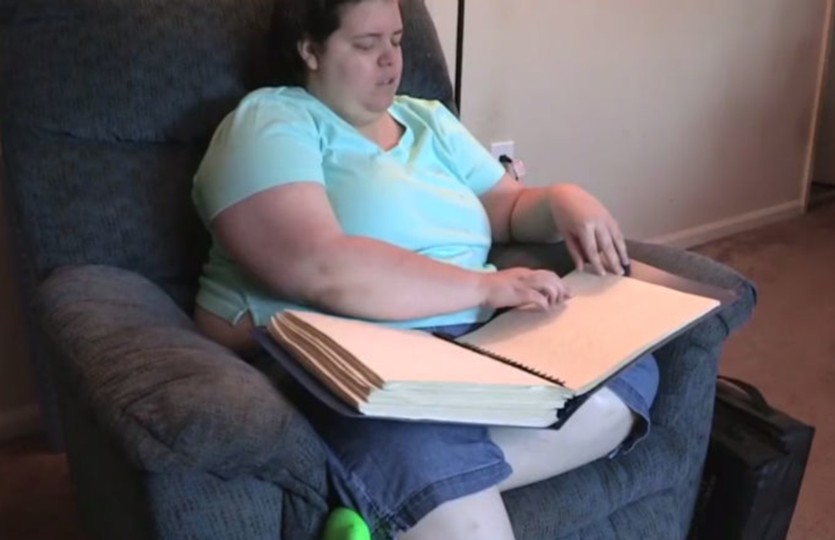 Woman Who Wanted to Be Blind All Her Life Blinds Herself With Drain