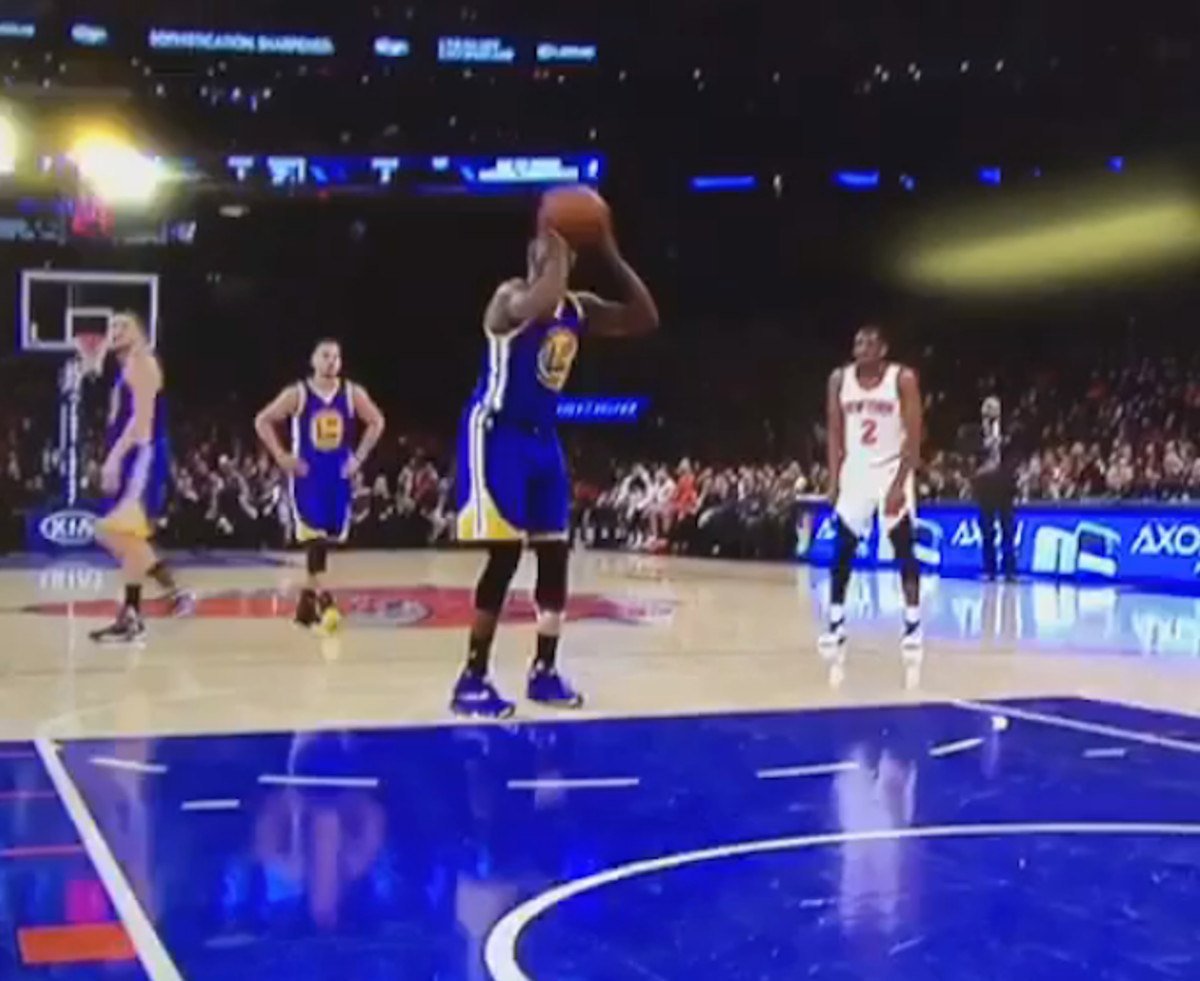Watch Draymond Green Badly Airball a Free Throw Against the Knicks
