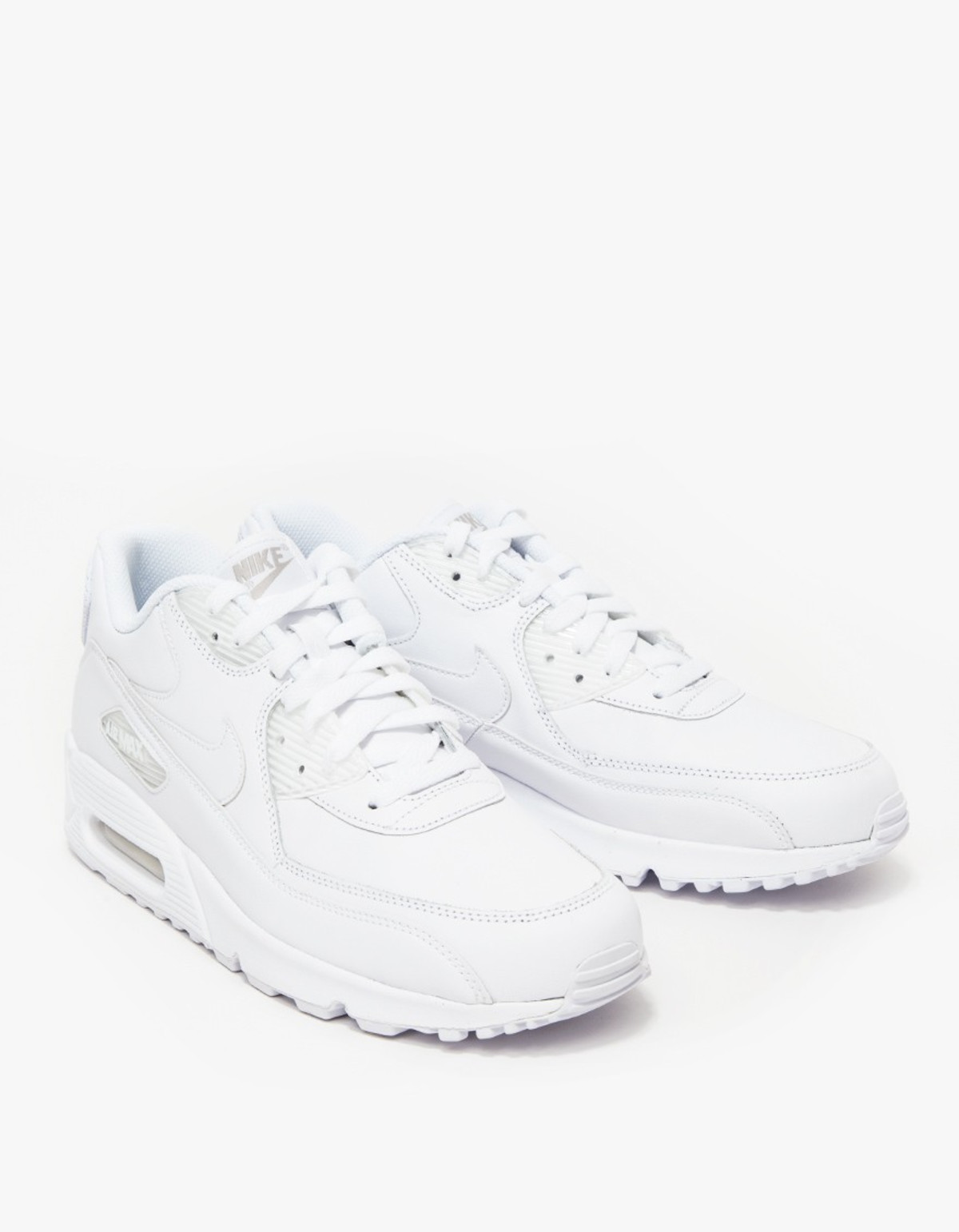 white nike sneakers amazon