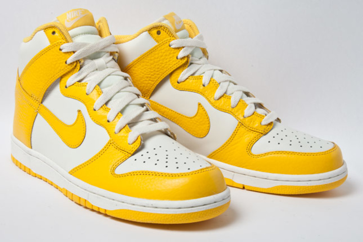 nike dunk high varsity maize stores