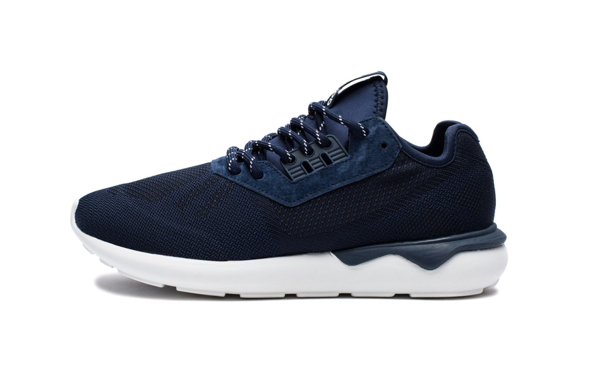 tubular runner casual