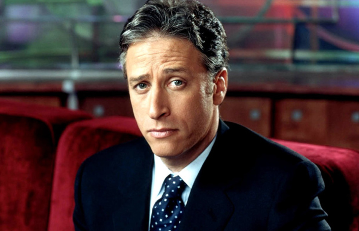 Video Jon Stewart Cuts Hand During Weiner Skit Complex