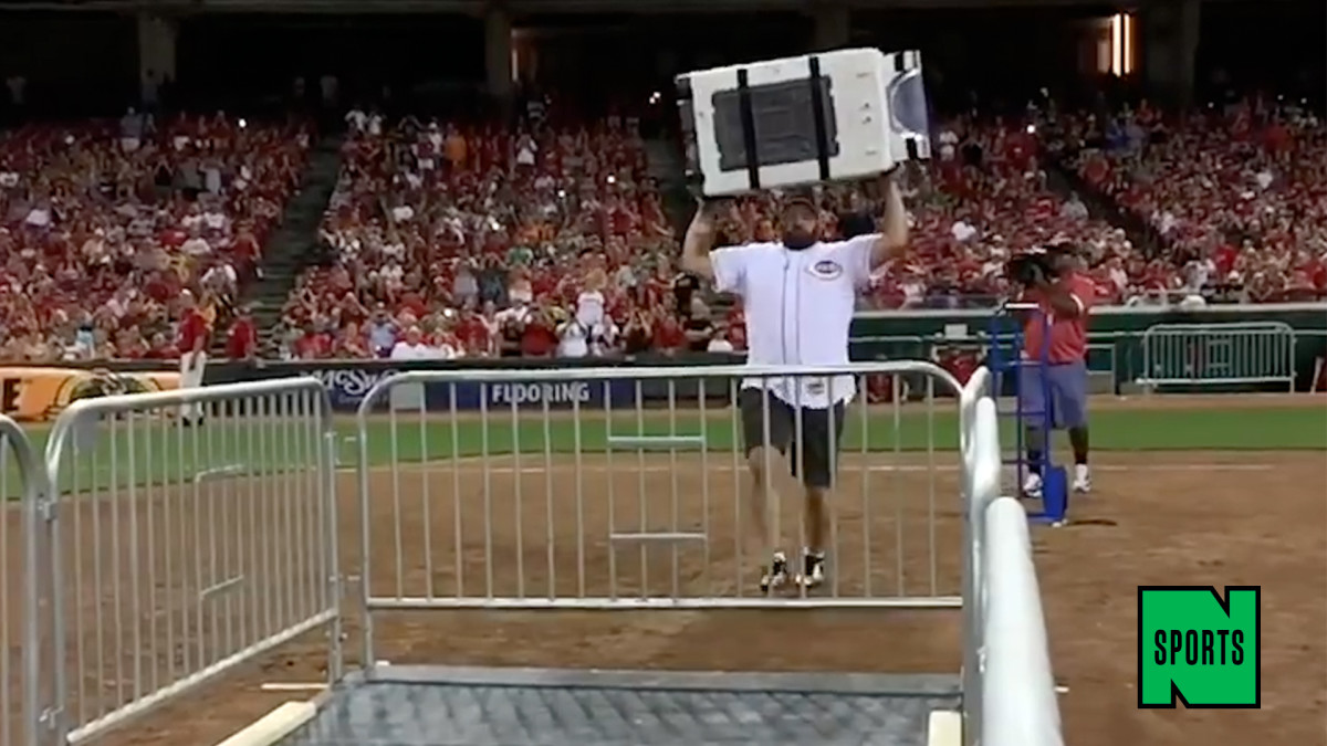 Some Dude Broke a World Record for Throwing a Washing Machine at a