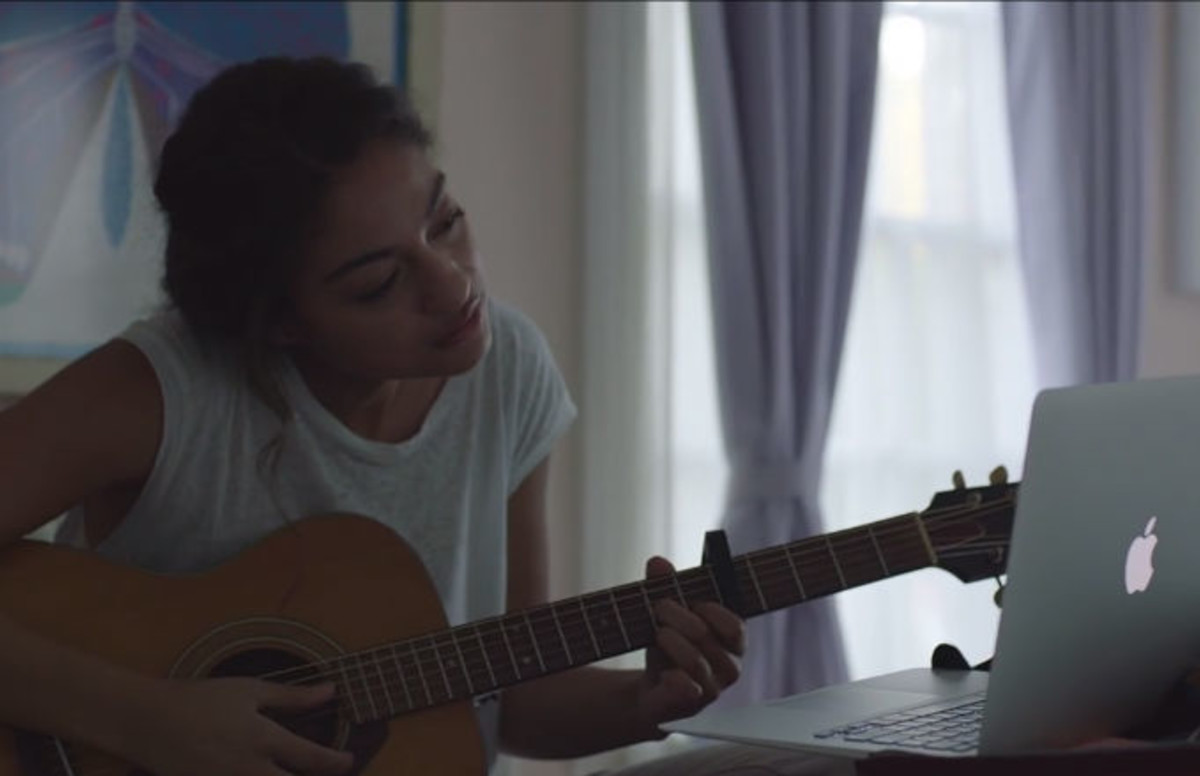 Apple’s New Commercial Will Make You Cry Complex