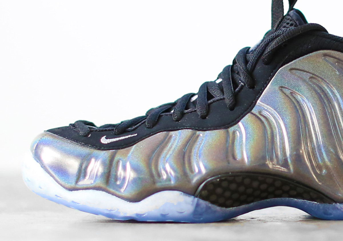 foamposite hologram