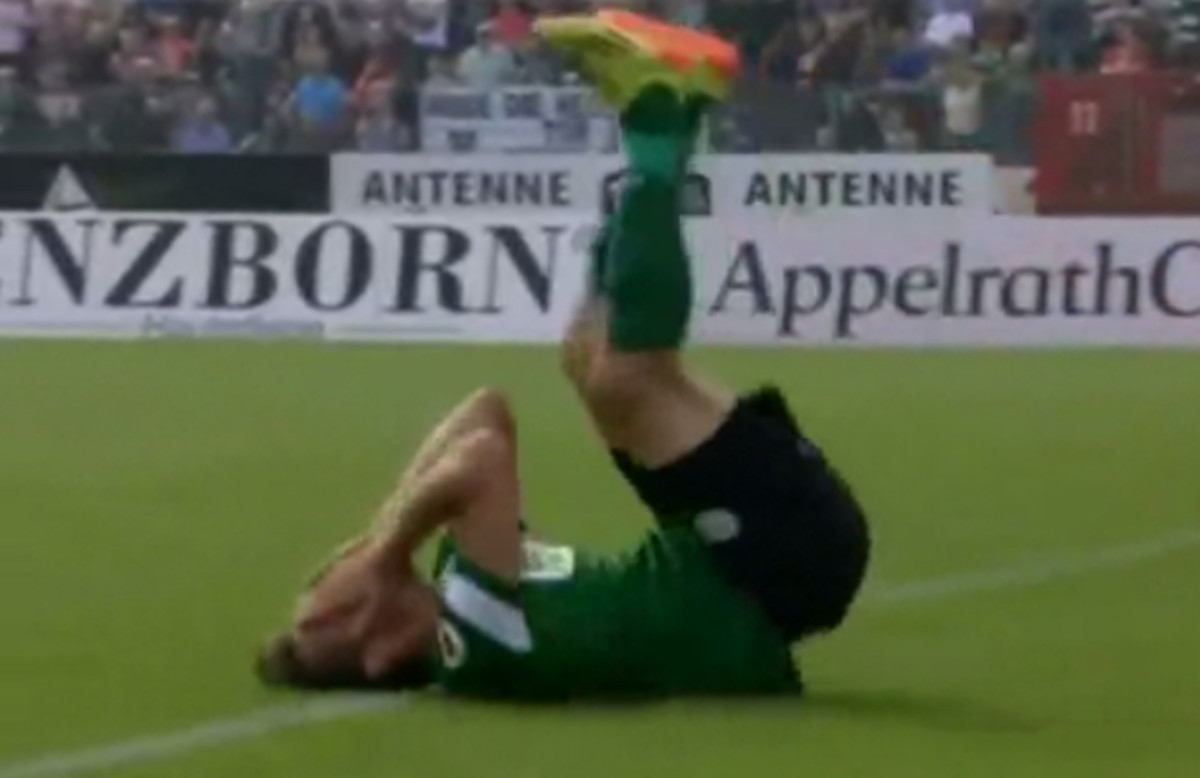 Is This Football S Most Over The Top Reaction To A Tackle Ever Complex Uk Is This Football S Most Over The Top Reaction To A Tackle Ever Complex Uk