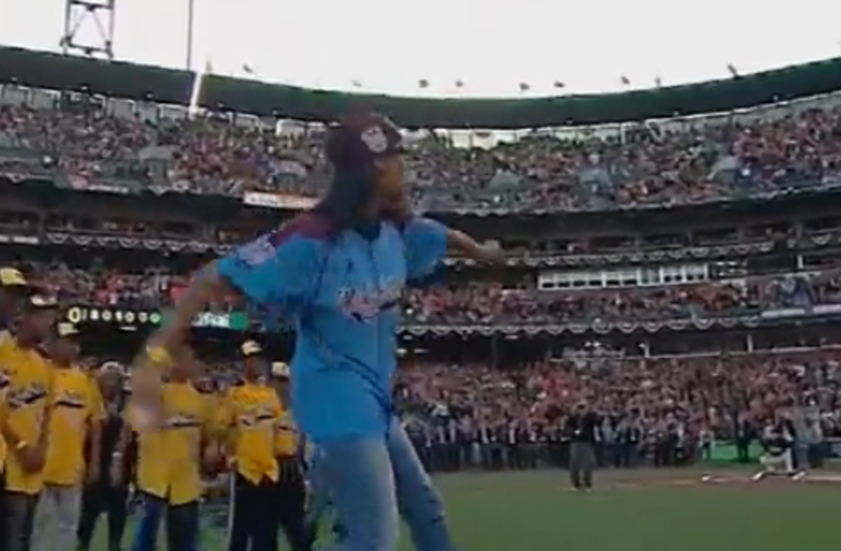 Mo’ne Davis’ World Series Pitch Was On Point Complex