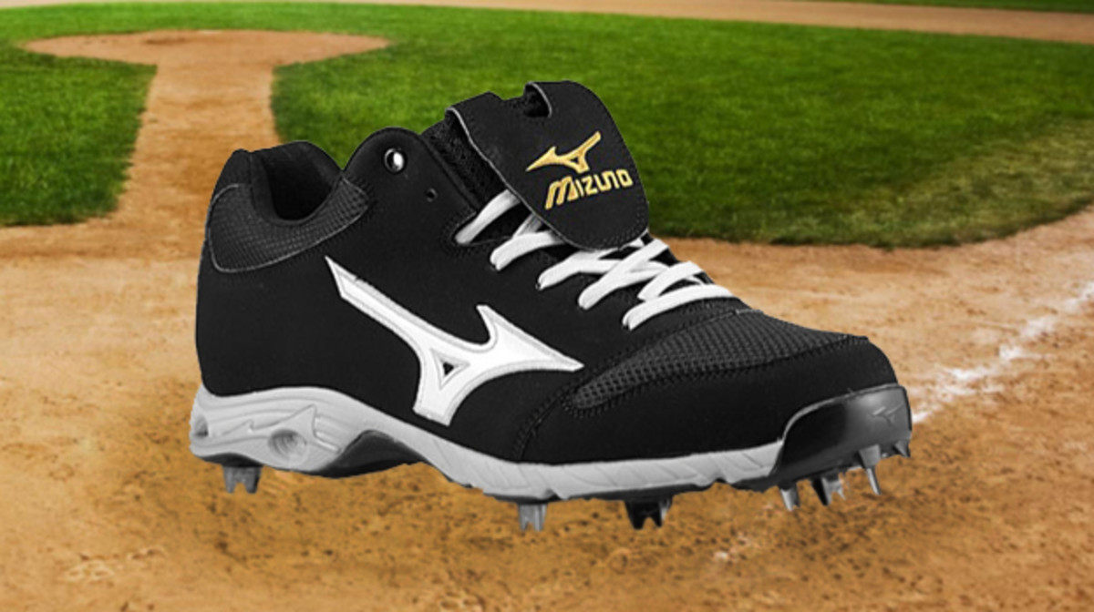best baseball cleats for outfielders
