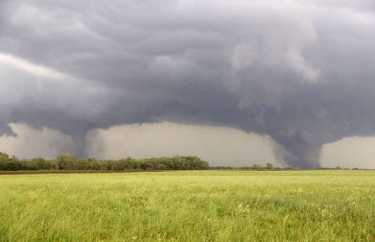 Devastating Nebraska Tornadoes Leave One Dead, Dozens Injured Complex