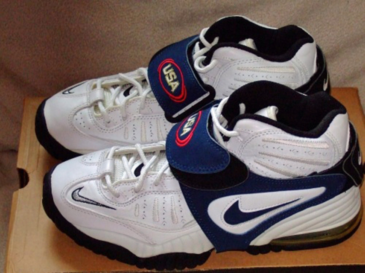 Retro This Now: Nike Air Adjust Force 