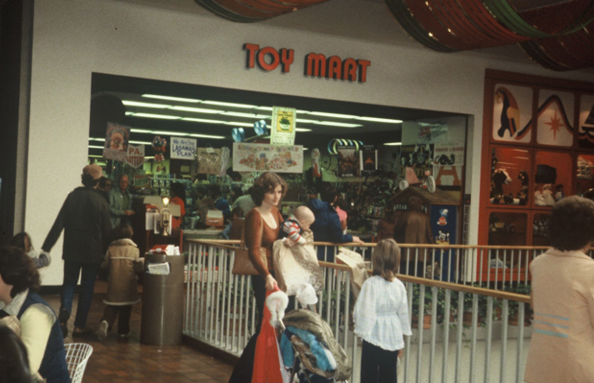 Gallery: American Shopping Malls in the 1990s  Complex