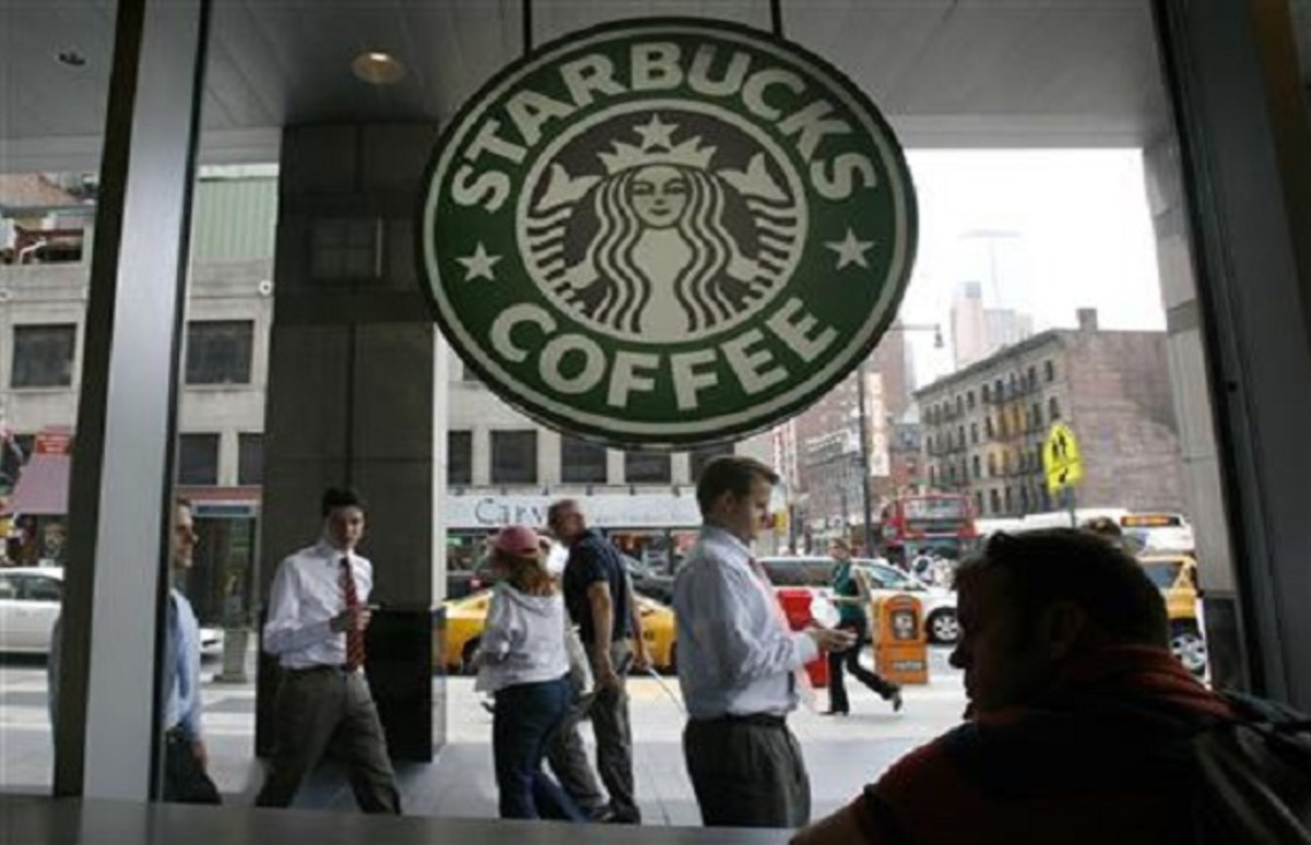 Starbucks to Sell Liquor at Select Locations Complex