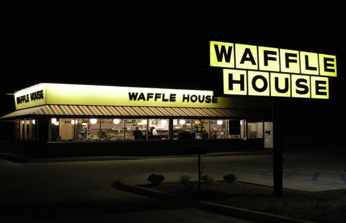 North Carolina Waffle House Forces Server to Return 1,000 Tip Complex