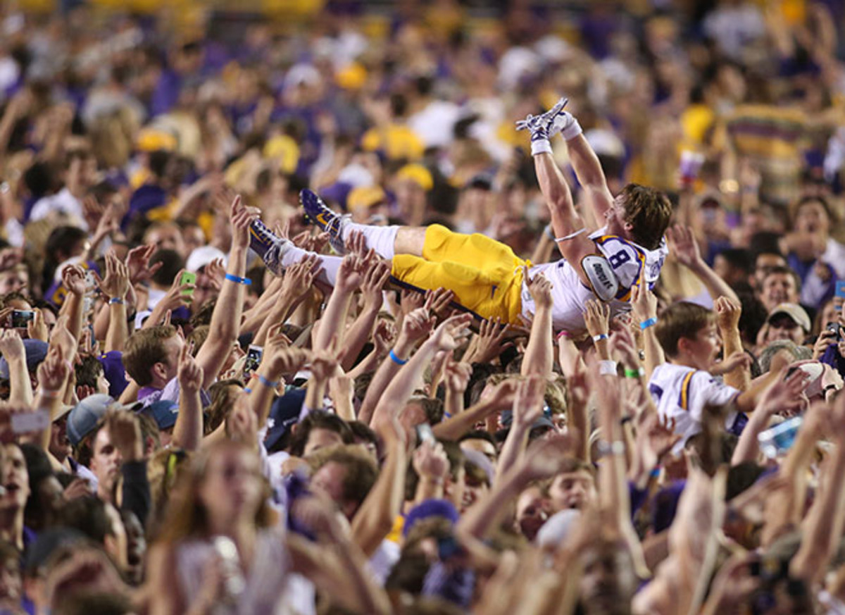 Lsu Fan Dies After Upset Win Over Ole Miss Complex