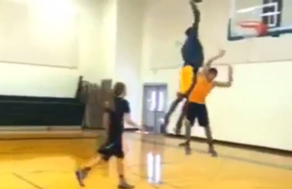 Why Did Kid Try to Stop Former NBA Slam Dunk Contest Champion From Dunking on Him? | Complex