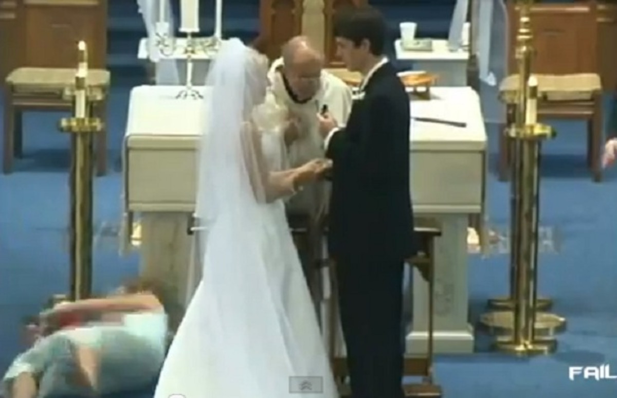 Video Check Out This Collection of the Year’s Funniest Wedding Fails