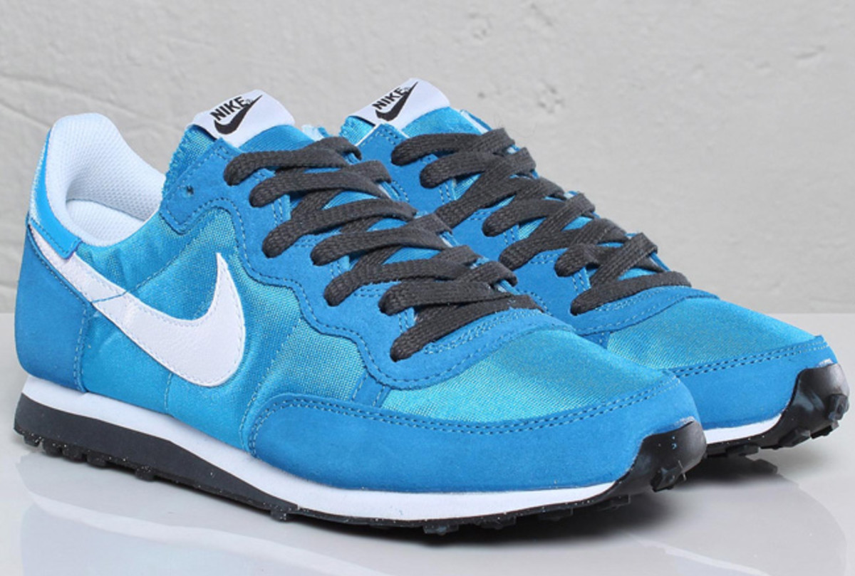 nike challenger blue