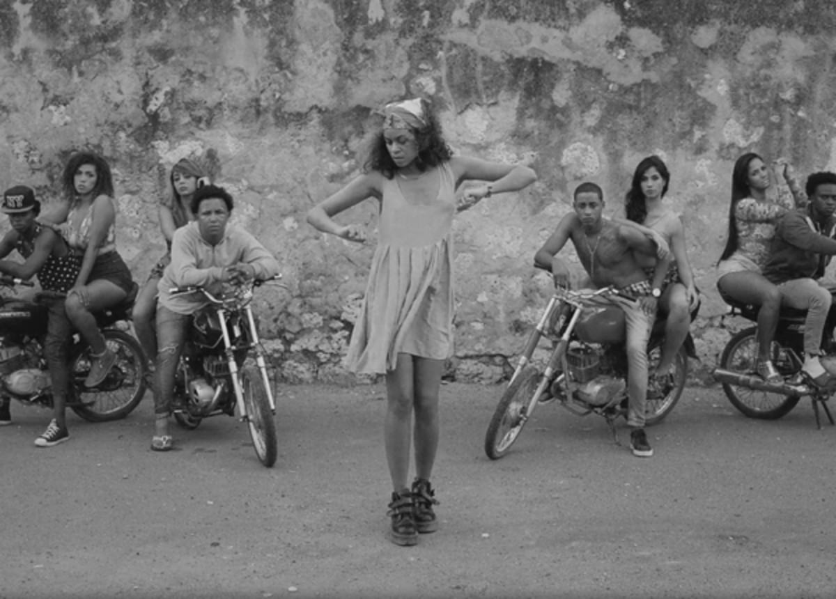 Watch The Video For Alunageorge And Popcaan S “i M In Control” Complex