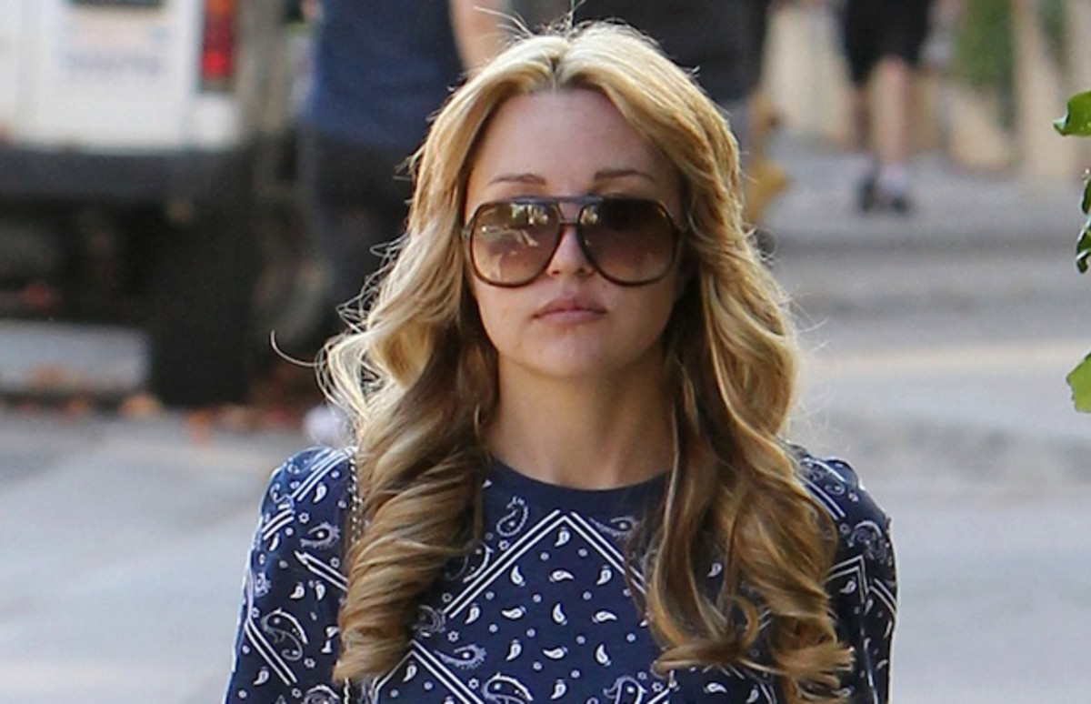 Amanda Bynes’ Mother Has Reportedly Taken Her Off