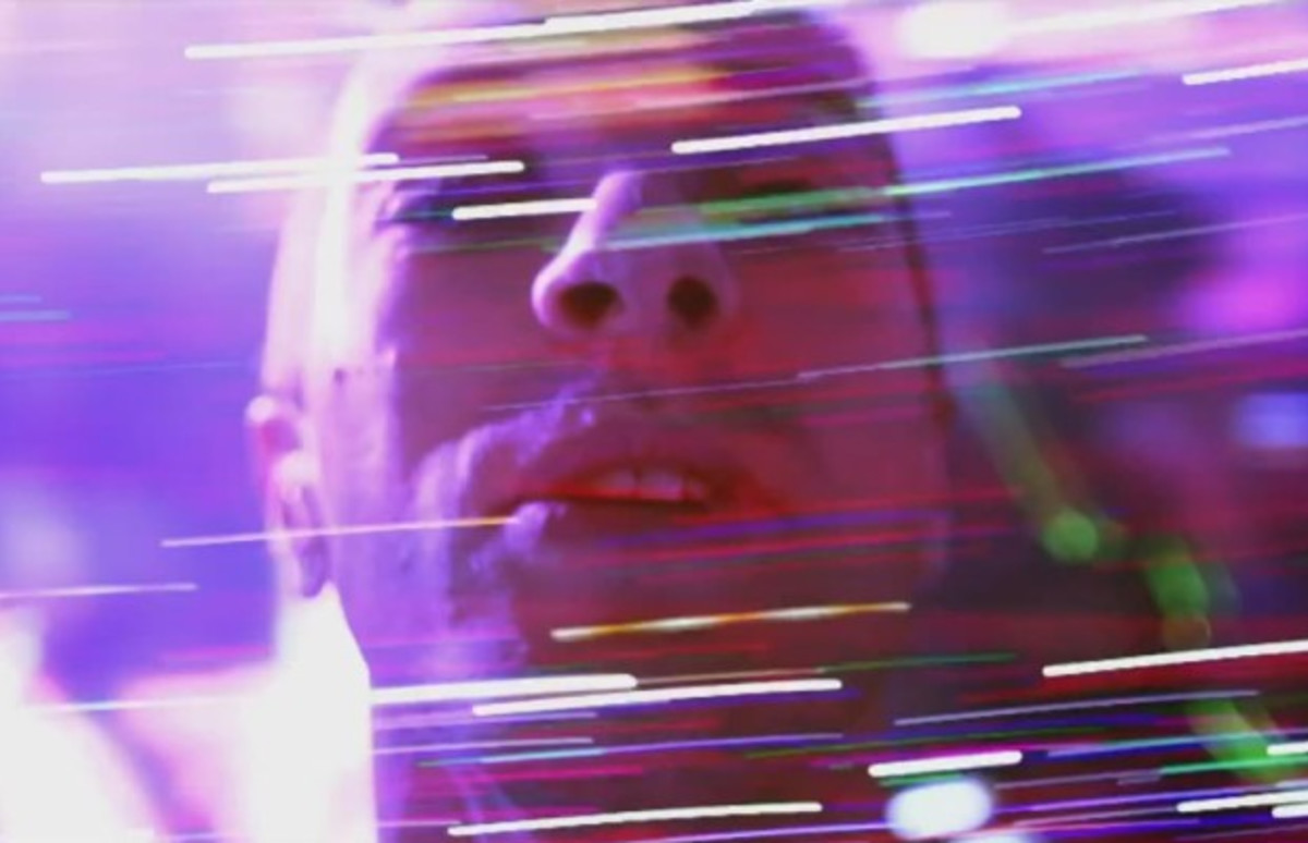 Video Coldplay “Charlie Brown” Complex