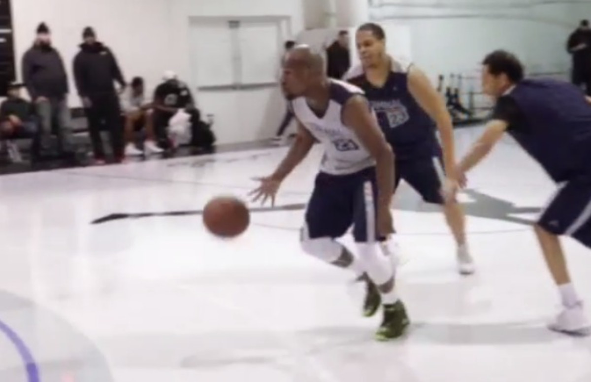 Floyd Mayweather Is a Remarkably Boring Basketball Player Complex