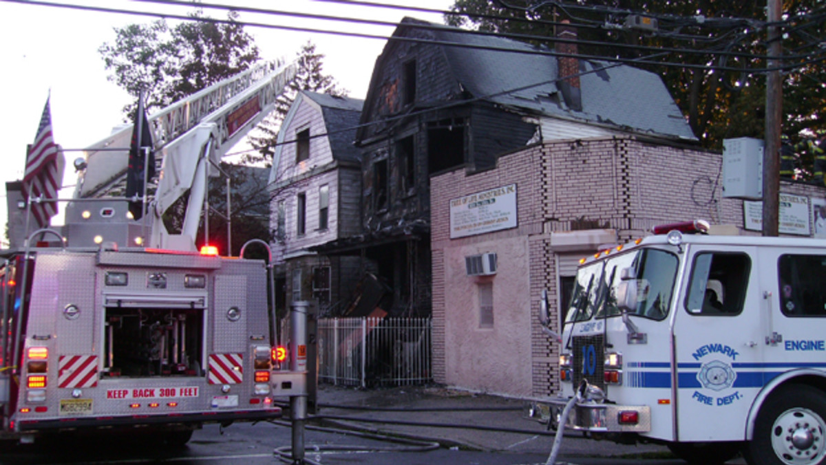 Fire Leaves Six Dead at New Jersey Home Complex