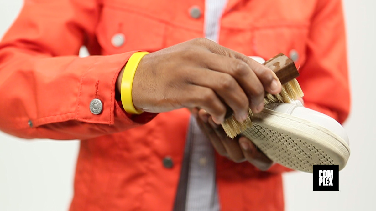 how to clean nike stussy shoes