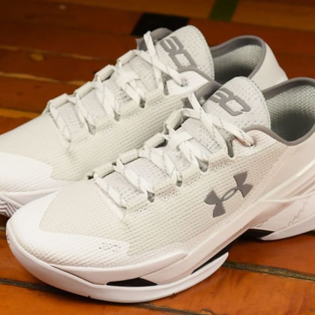 steph curry white basketball shoes
