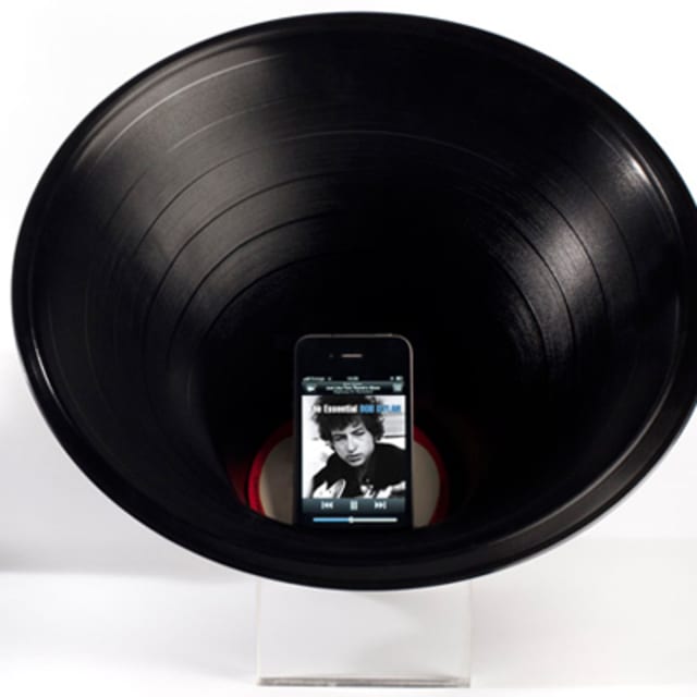 Look At This! Recycled Vinyl Records Turned Smartphone Amplifiers Complex
