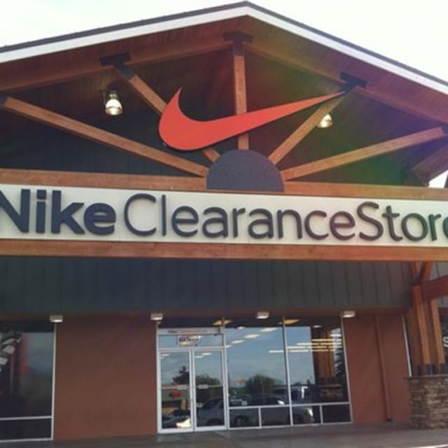 flushing nike clearance store