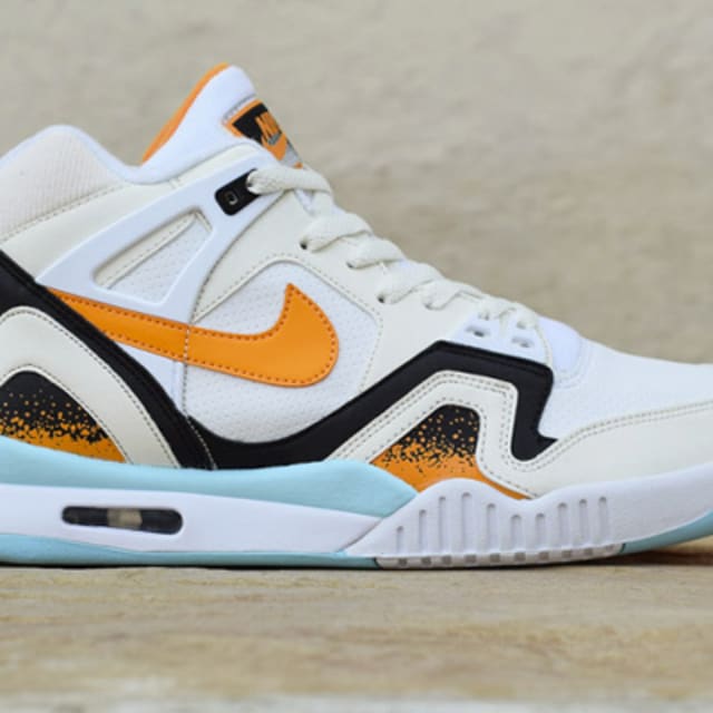 nike air tech challenge kumquat