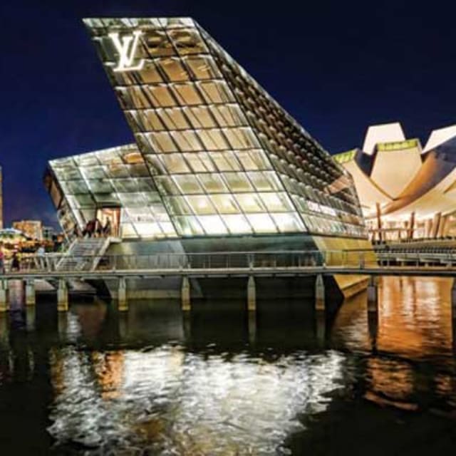 This Building Is Craze: Floating Louis Vuitton Store In Singapore | Complex