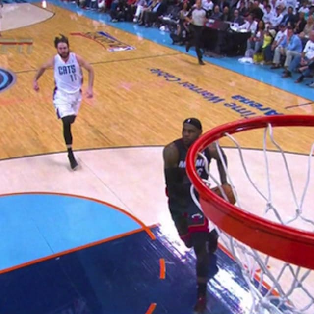 LeBron James Stares Down Michael Jordan on a Fastbreak Dunk (Video) | Complex