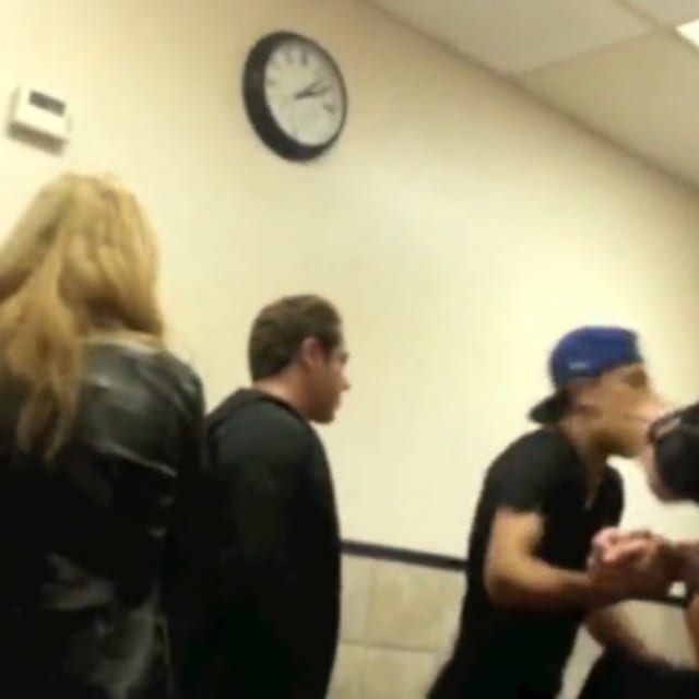 Guy Slaps Stranger in the Face with Pizza, Gets Knocked Out Complex