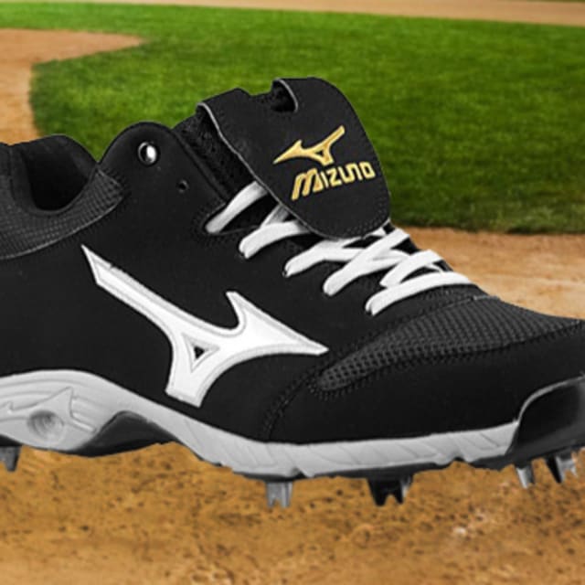 womens baseball cleats