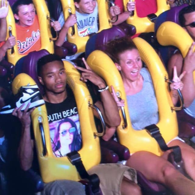 This Sneakerhead Did the Greatest Roller Coaster Pose of All Time Complex