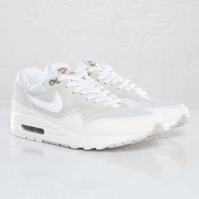 air max 1 light bone