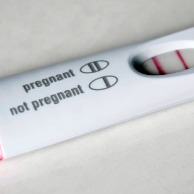 This Bluetooth Pregnancy Test Works Via a Phone App Complex