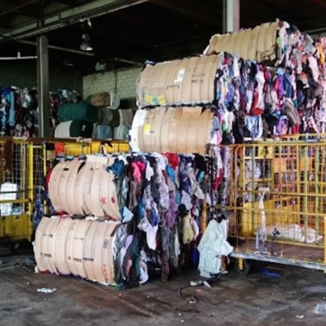 "Rag Yards" Are Where Your Old Clothes Go to Die Complex