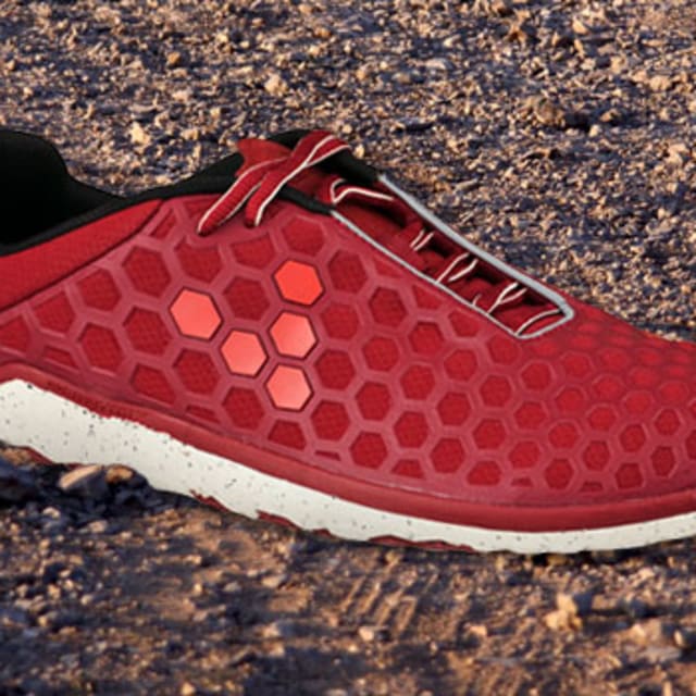 shoes that simulate barefoot running