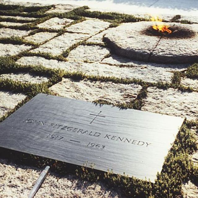 25 Awesome Celebrity Gravestones | Complex