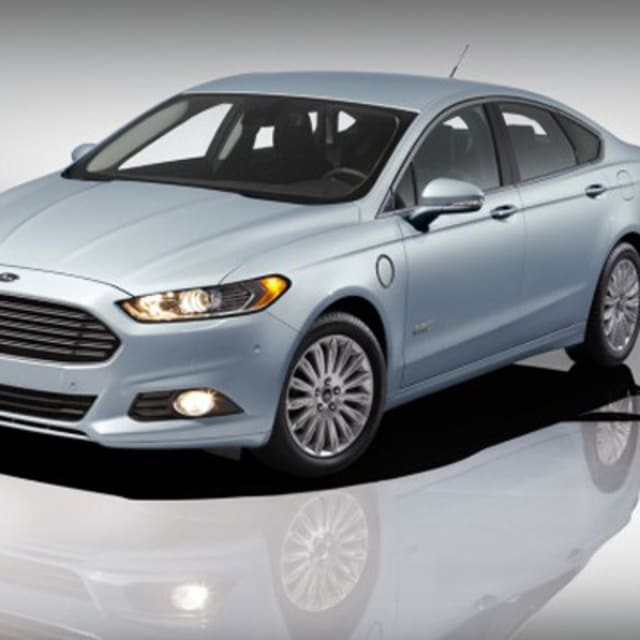 The 2013 Ford Fusion Plug In Hybrid Priced At 39495 Complex