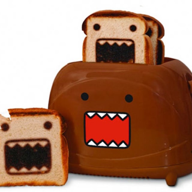 The "Domo" Toaster Gives a New Face to Breakfast Complex