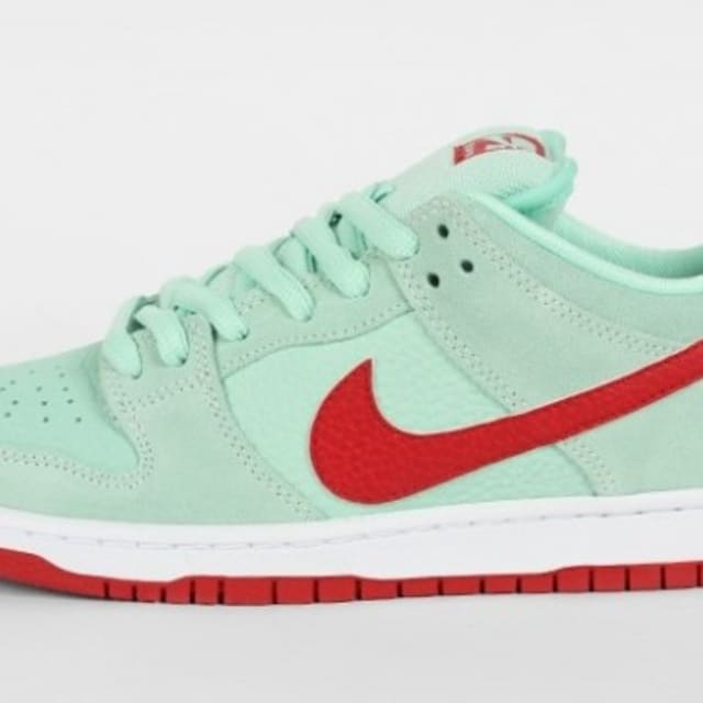 nike sb dunk low mint red