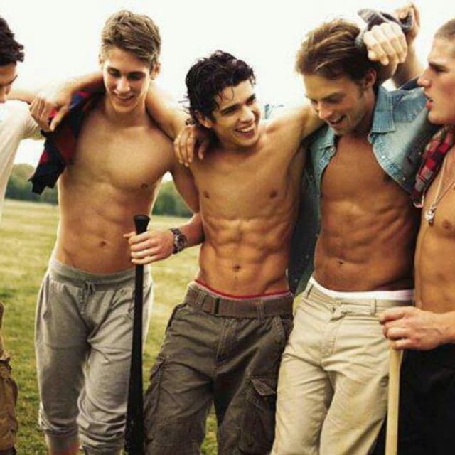 New York Times Discovers Newest Clothing Trend for Bros Is Not Wearing