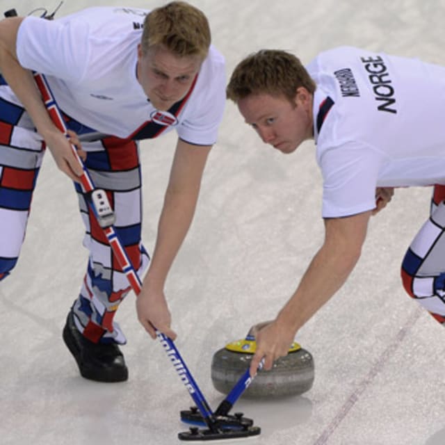 What Type of Shoes Do You Wear For Curling? Complex