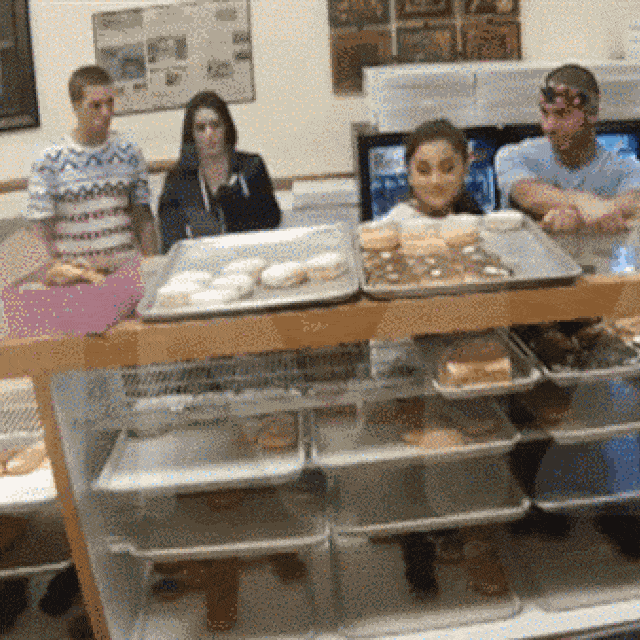 Ariana gets molested at Aretha's funeral Radio Gunk