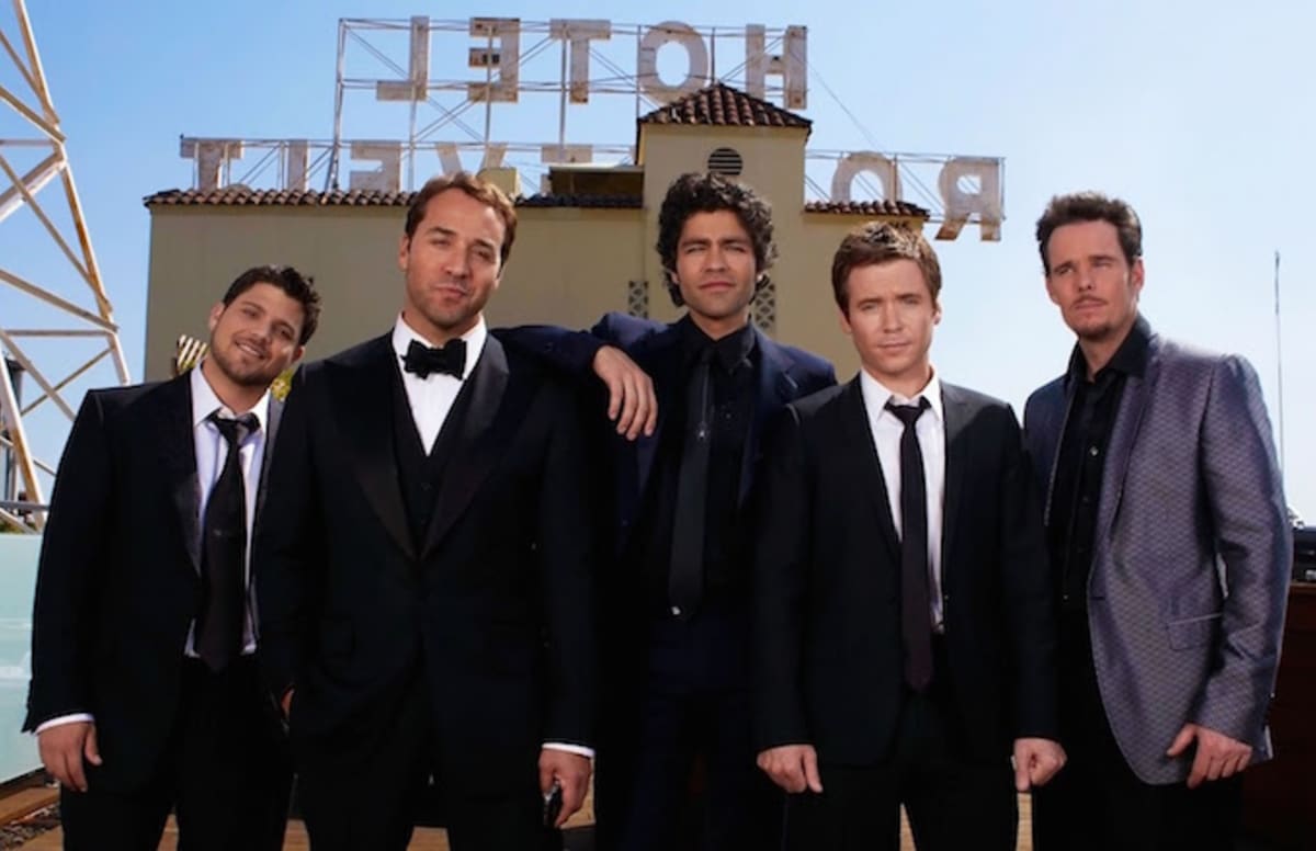 The Entourage Movie Accidentally Hired Porn Stars For A Sex Scene